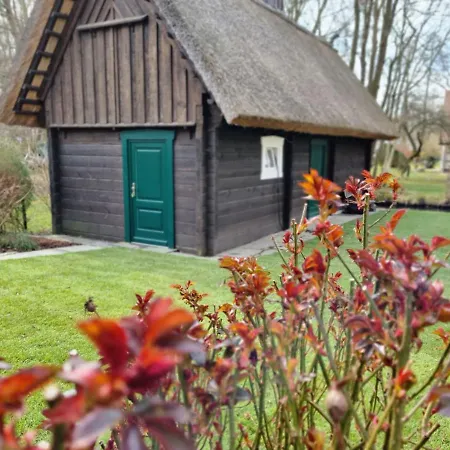 Fliess Paradies Mit Blockbohlensauna Leipe