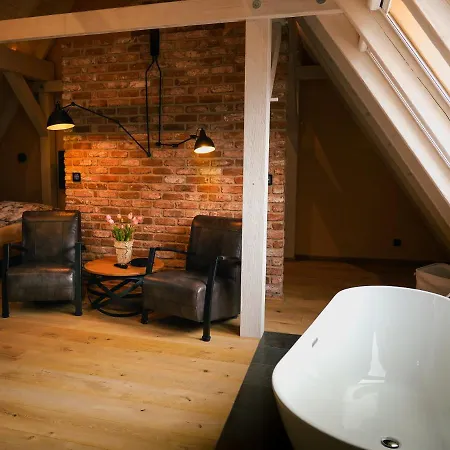Fliess Paradies Mit Blockbohlensauna Leipe