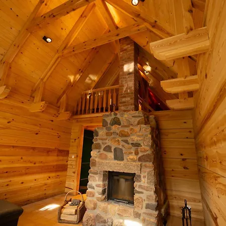 Fliess Paradies Mit Blockbohlensauna Leipe